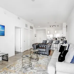 Downtown Gem 1-bd W/pool, Gym, & Sky Lounge Apartment